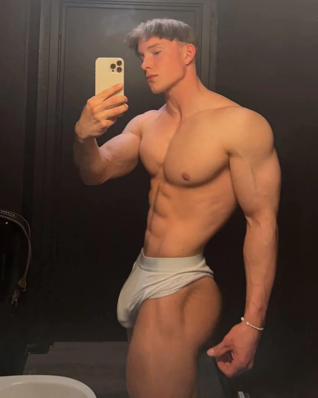 It can be better appreciated from the side...