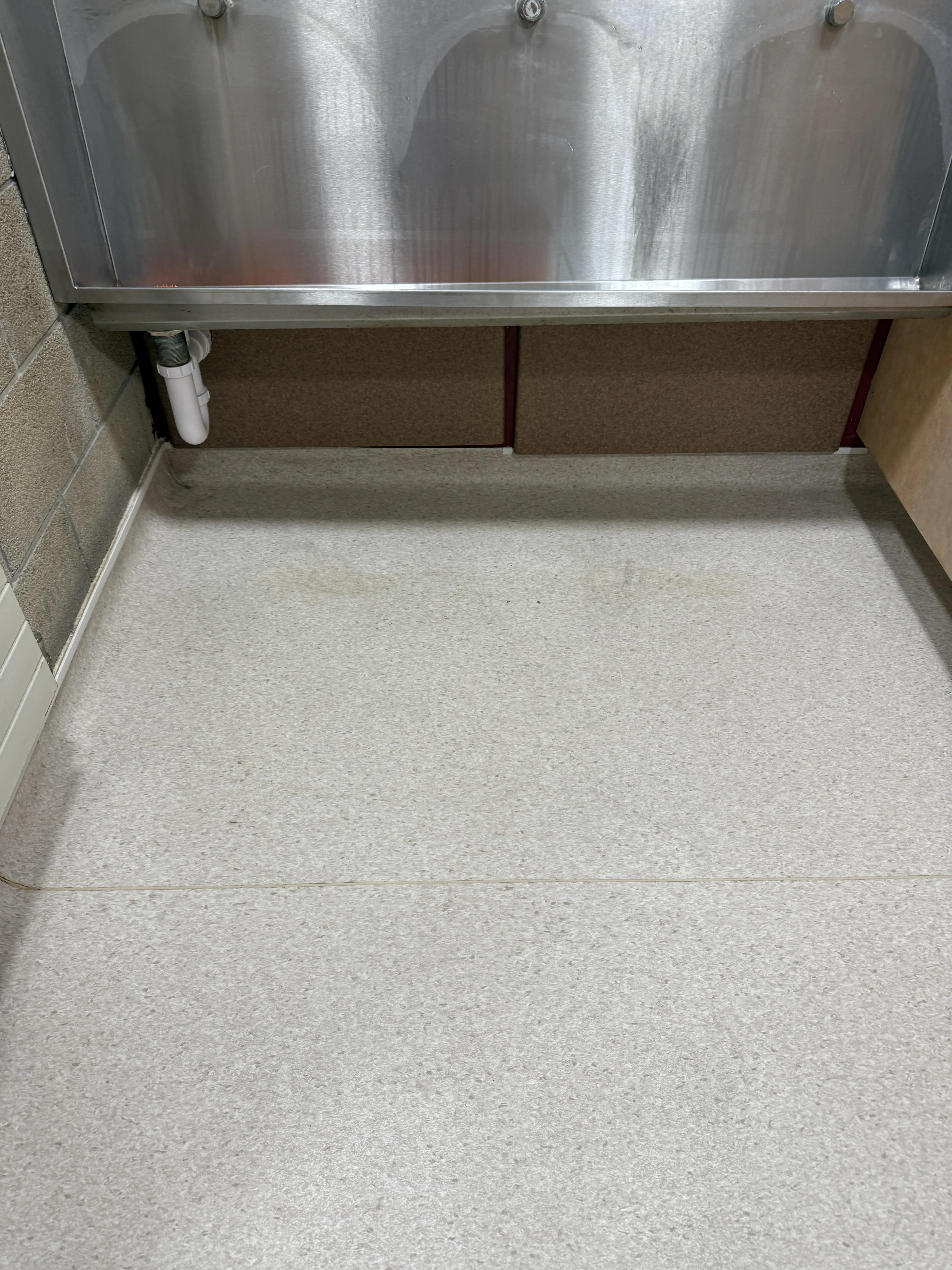 Leisure gym Kirkwall. Also has 2 communal showers.