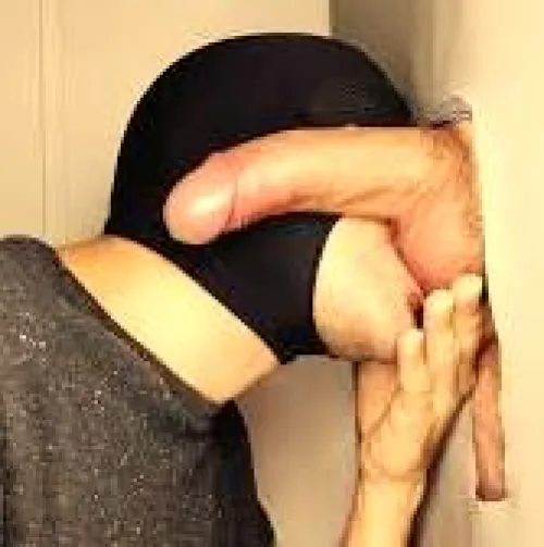 M4M - Glory hole for USMC in private home near base.  No reciprocation expected, deep throat guaranteed. Straight first-timers welcome, 100% anonymous, 100% discreet.