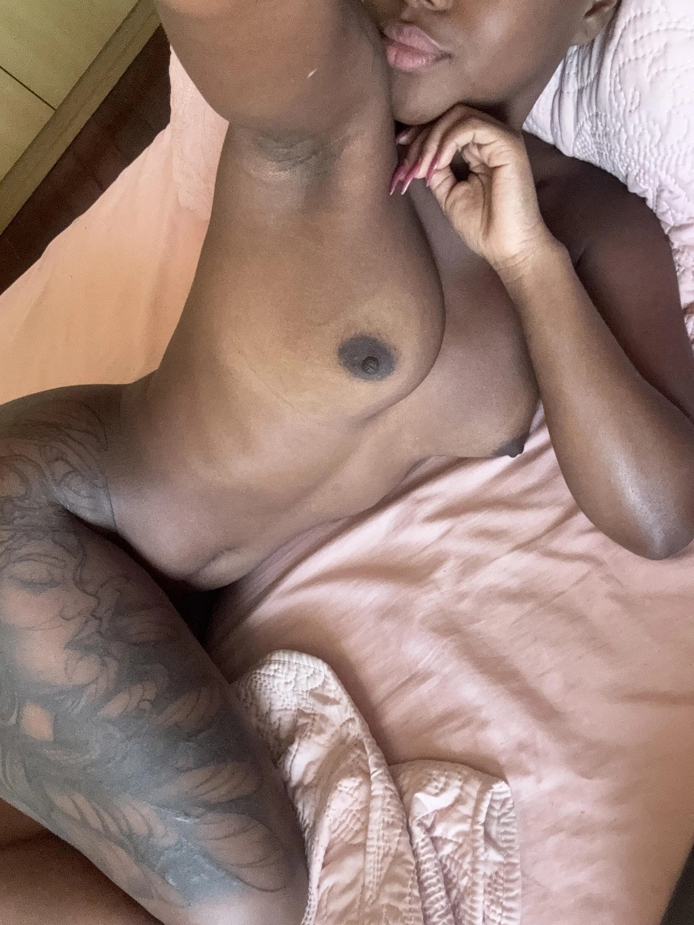 My body so juicy it deserves to be licked all day