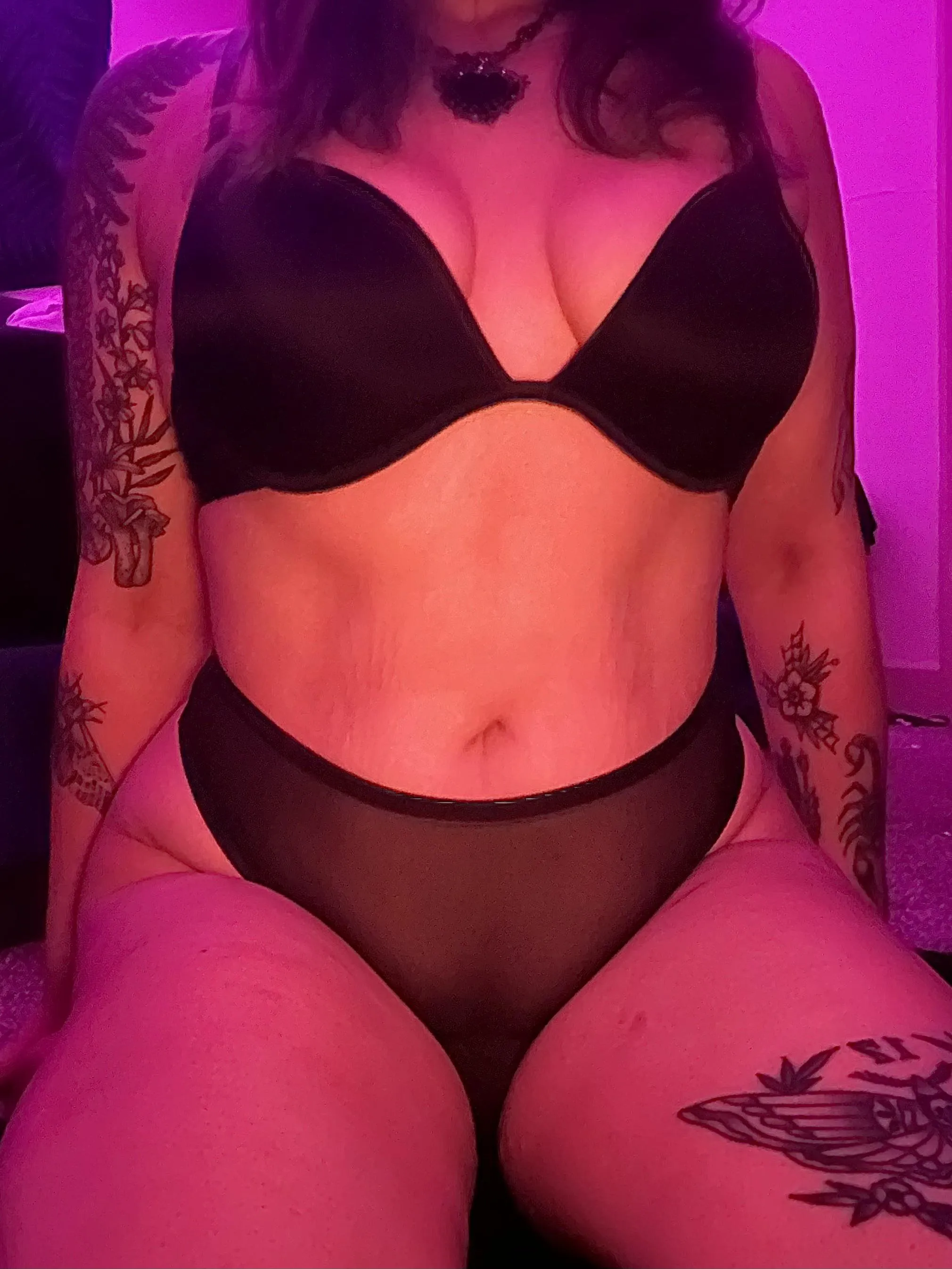 on my knees for you 🖤