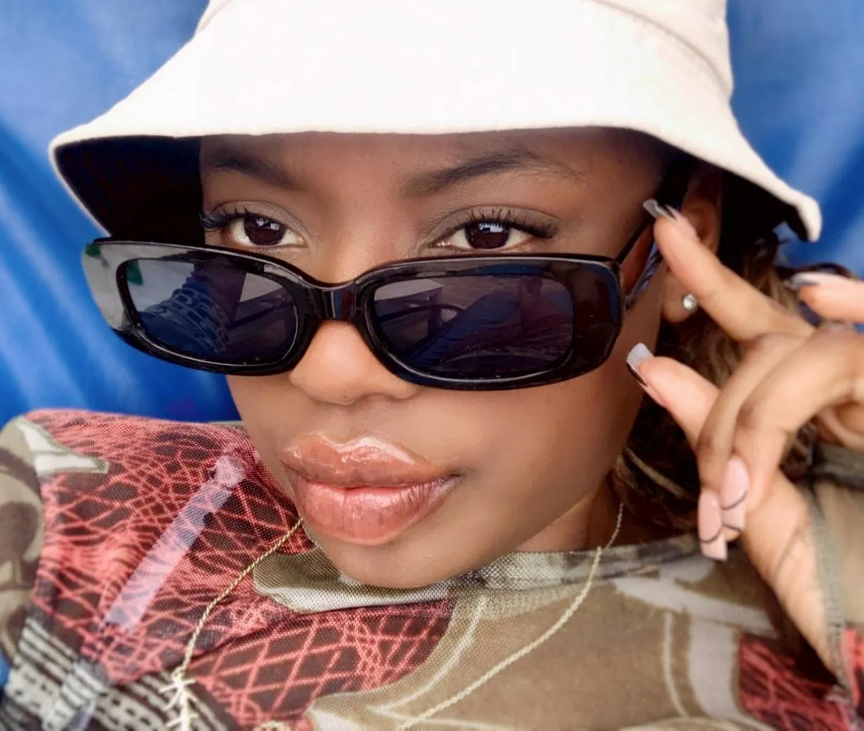 One look and you're weak One look and you're weak