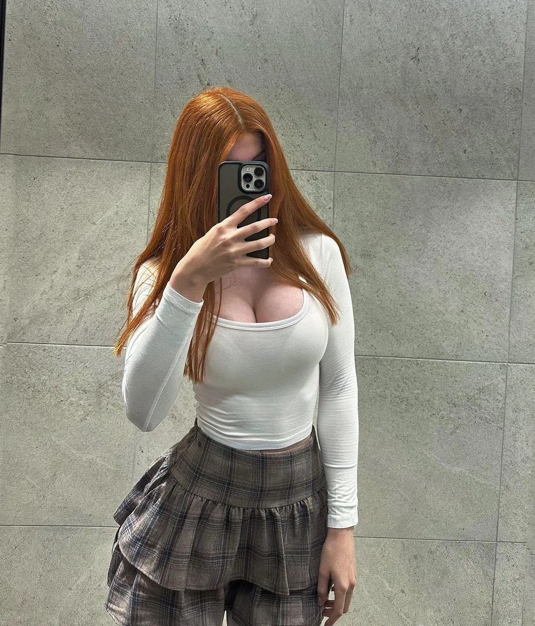 You’ll never touch me. You’ll never please me. You’ll only pay. 🔒💸