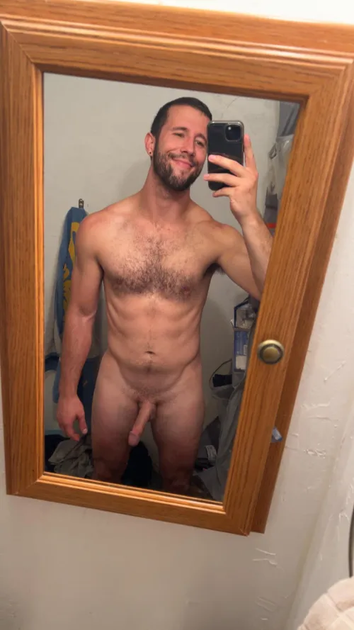 (26)It’s been awhile, but I’ve been hitting it hard in the gym and I’m feeling good☺️