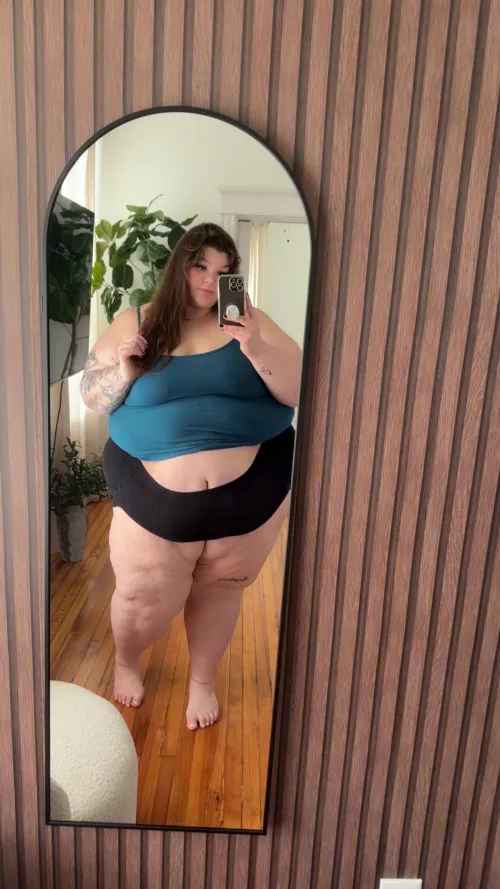 Do you love thick girls?😋