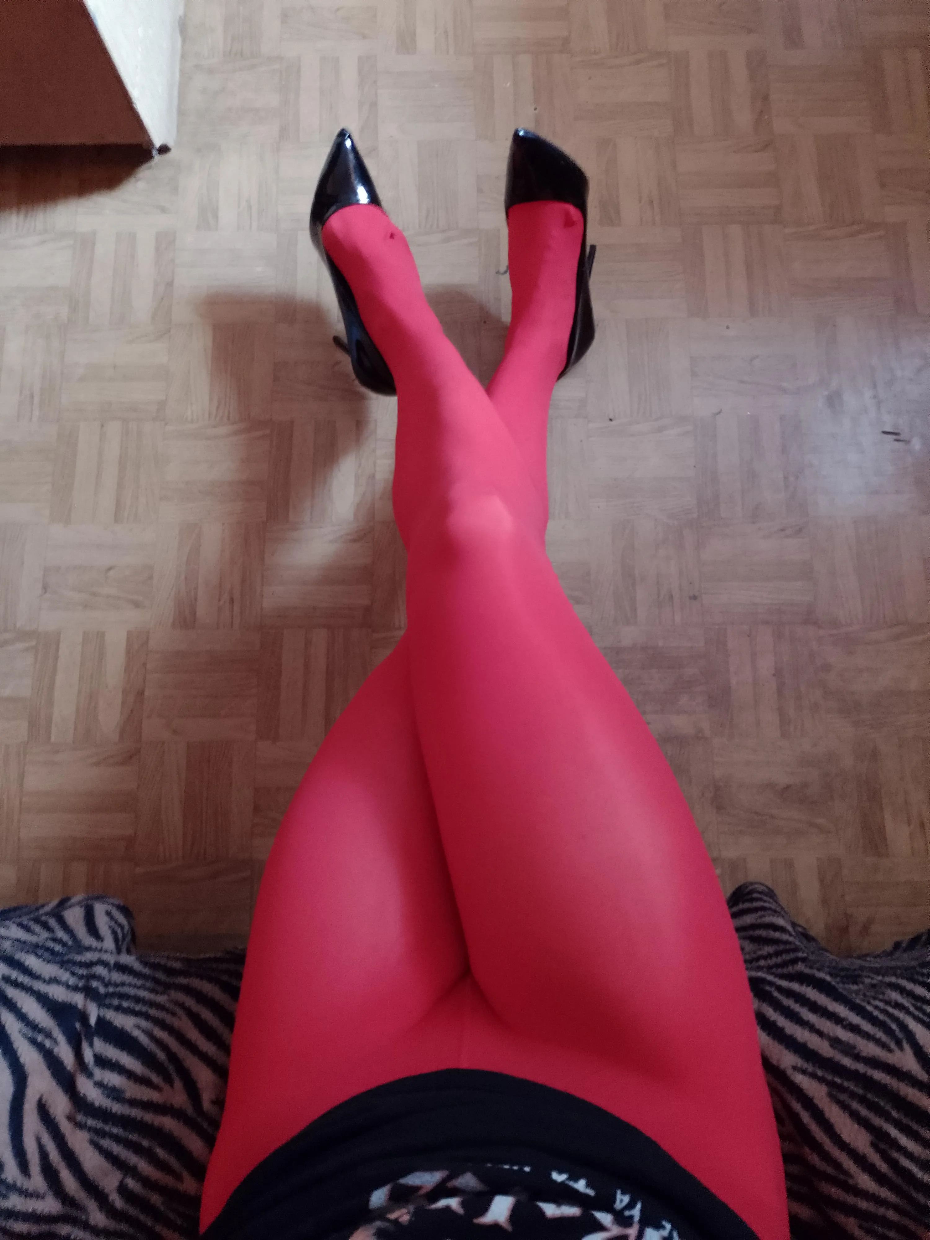 I like pink pantyhose