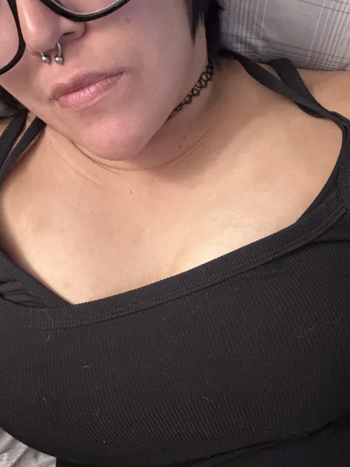 It’s time for you to give your goddess that end of the month salary that I deserve.