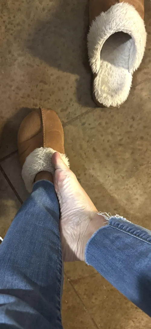 OMG how embarrassing! I forgot to put my shoes on before work! Stinky slippers at the office it is LOL!