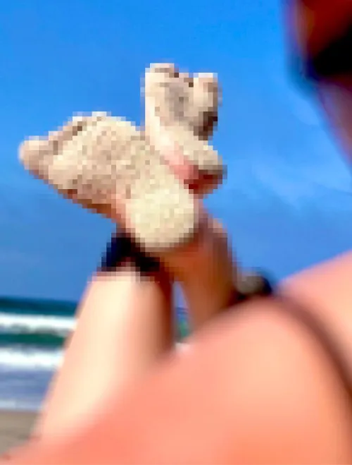 1 year later and you still haven’t earned the privilege of seeing me without pixels, beta.