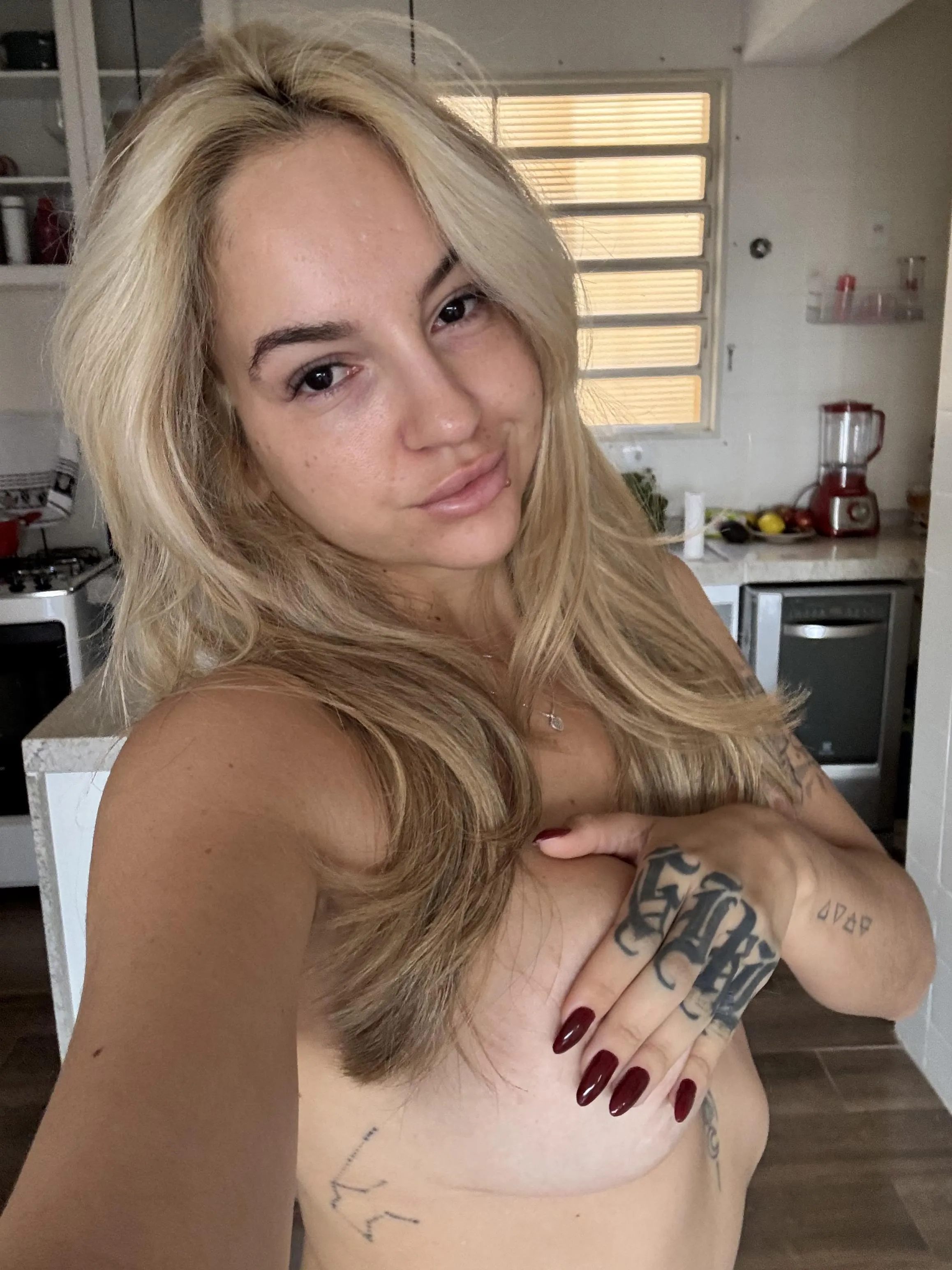 18+ only I’m in bed touching myself who’s looking to join me and finish the job?