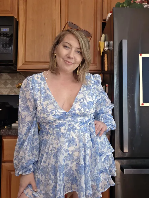 Blue & White Floral Fit