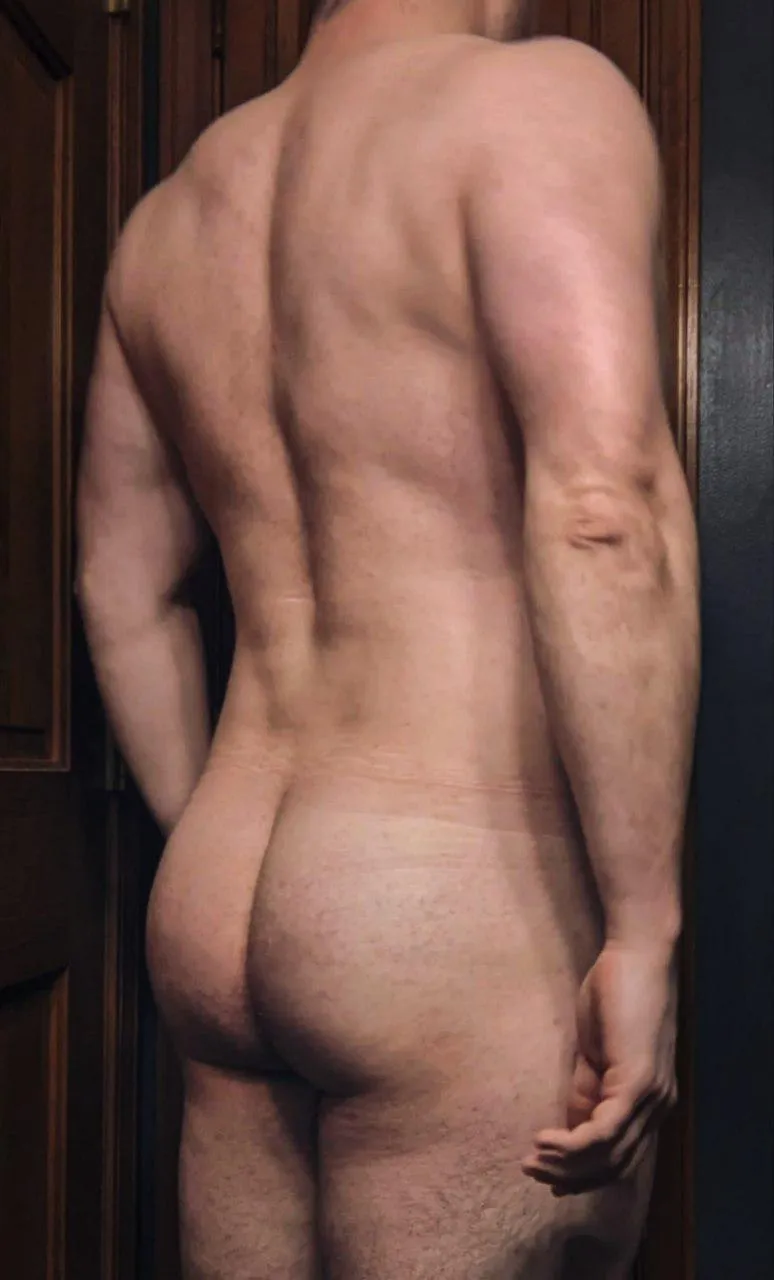 Does a Lass like big shoulders with the Ass?