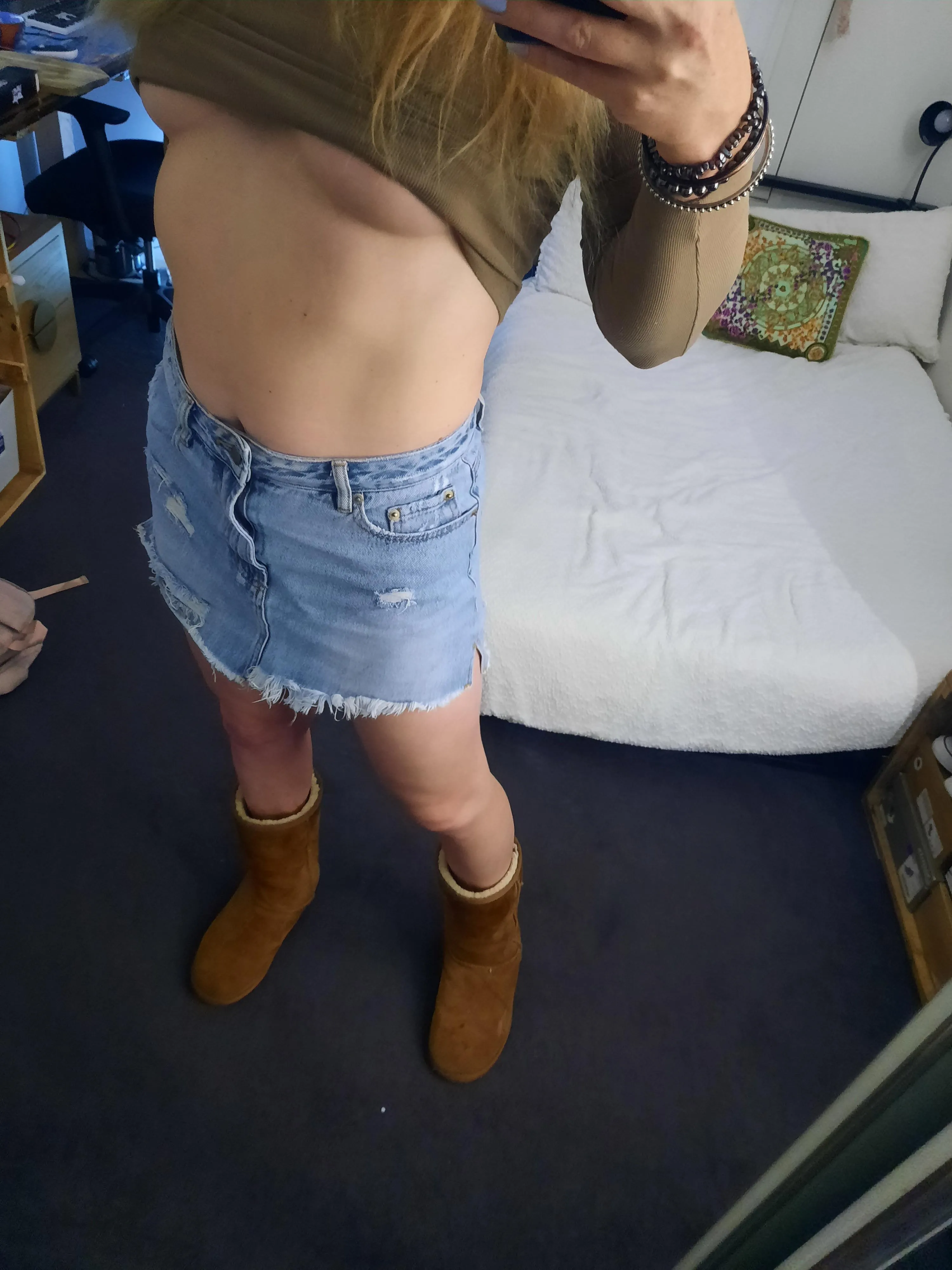 I will say goodnight to all you lovely peeps with some under boobies.... 😘