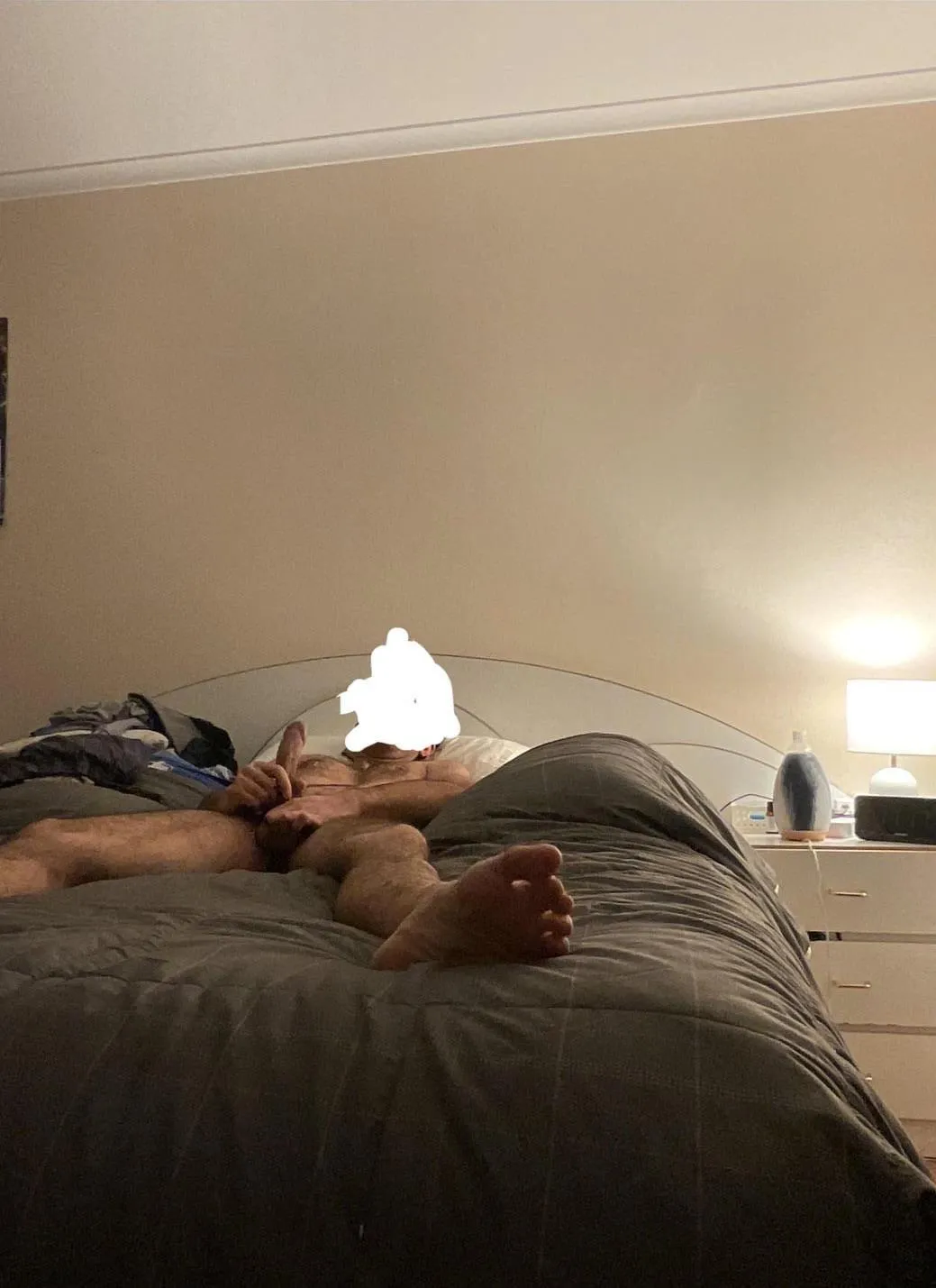 Male Australia. Care to join me.