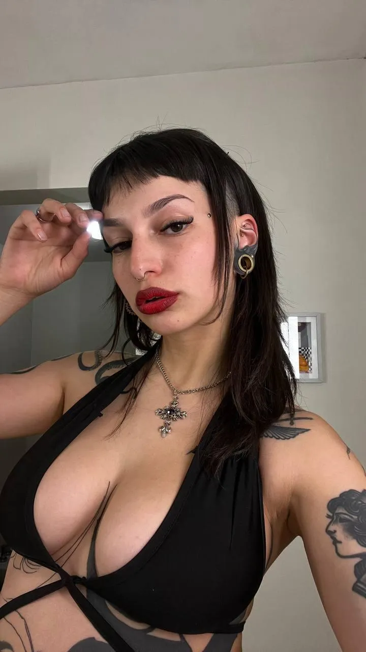 naughty office selfie