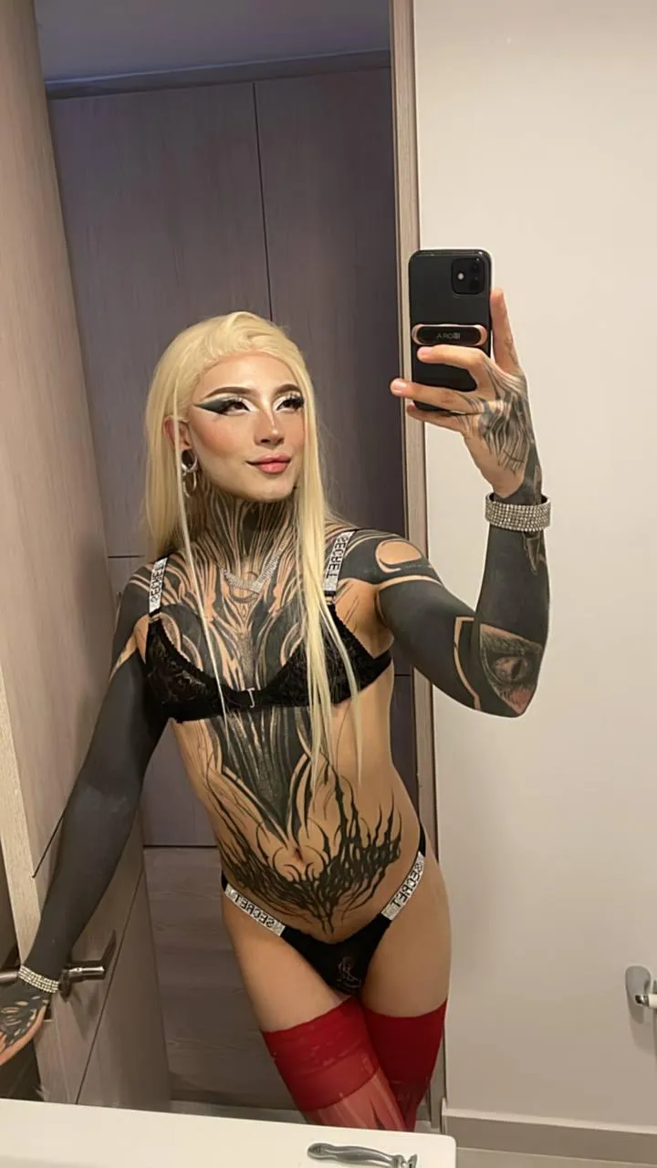 Ready to play… are you? 💋