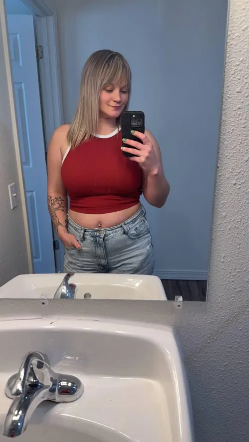 Say 'Y' if you want my nudes in your inbox. (I'll send it ASAP!)