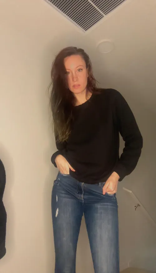 Sending nudes to the first 50 guys that say 