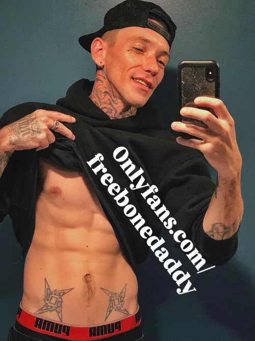 The bad boy bone_daddy1                       Sub for the weekly content updates