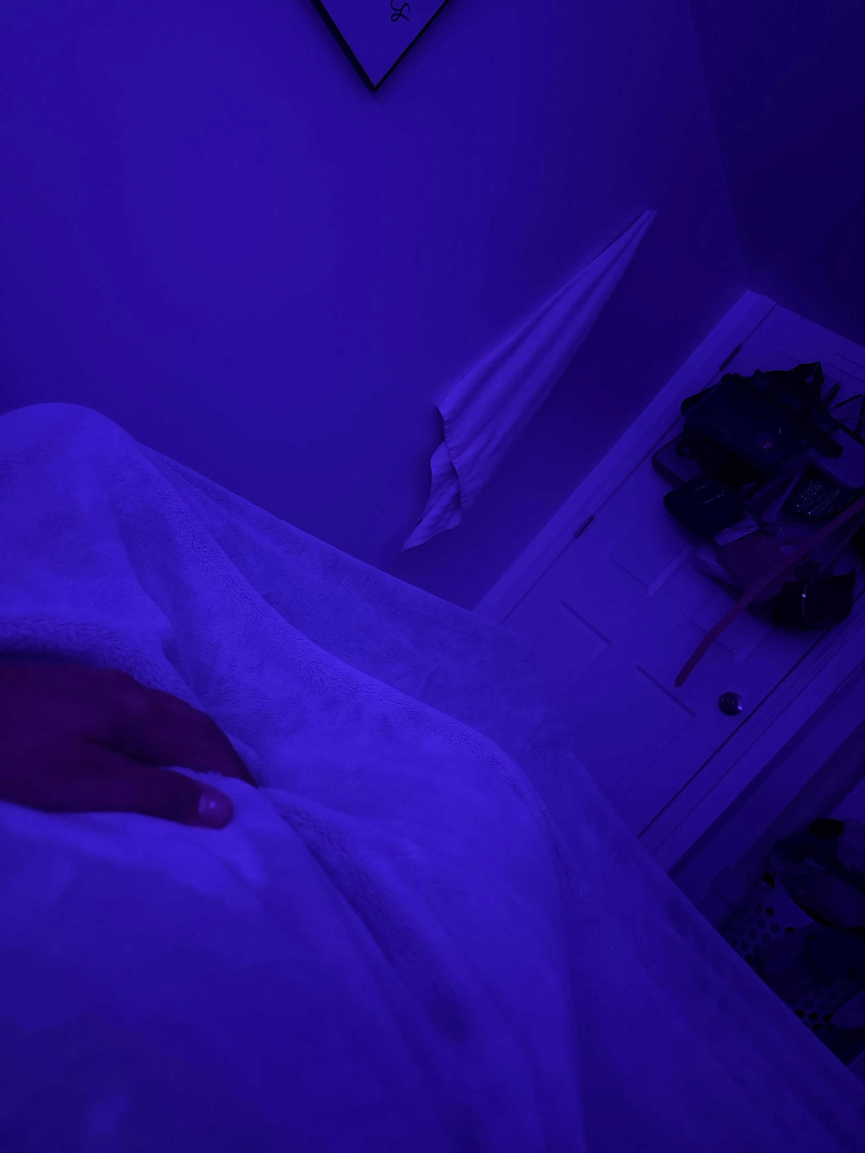 Who wants to come to my house I’m looking for fun right now on the 53rd Albany South of Chicago