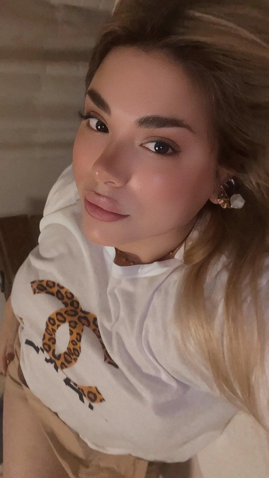 Would you like to try this lip with lipgloss?