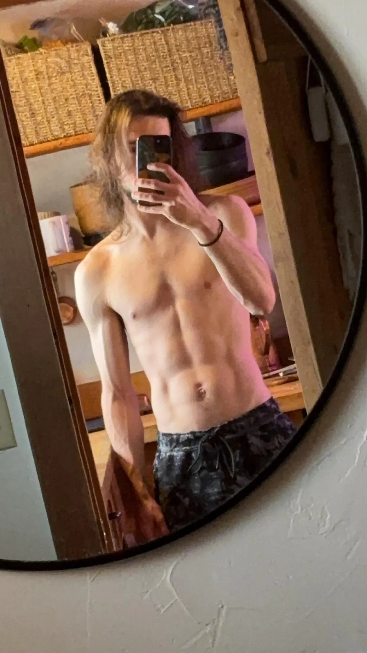 24 M4M South of Missoula - Hung bi twink wanting to practice giving head with a big dick