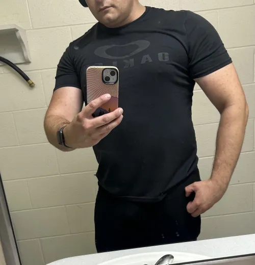 30 M4F Helena - Any ladies DTF?