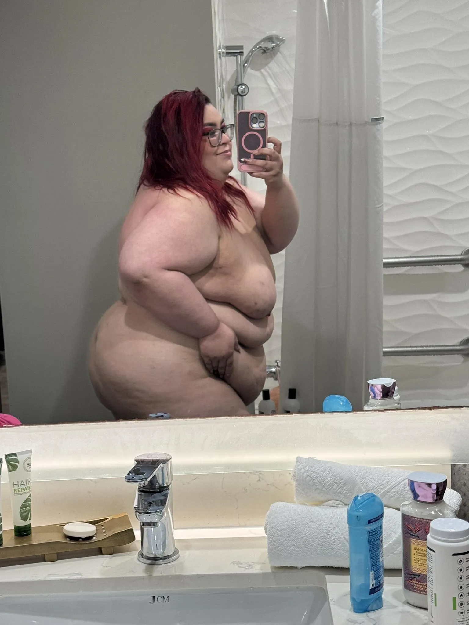 A thick goddess in the flesh 🍑