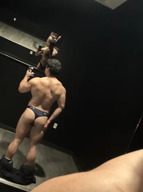 Breed a Latino ass this weekend🤤