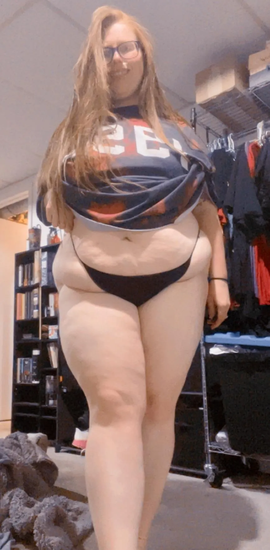 Do you like fat girls in thongs 😏