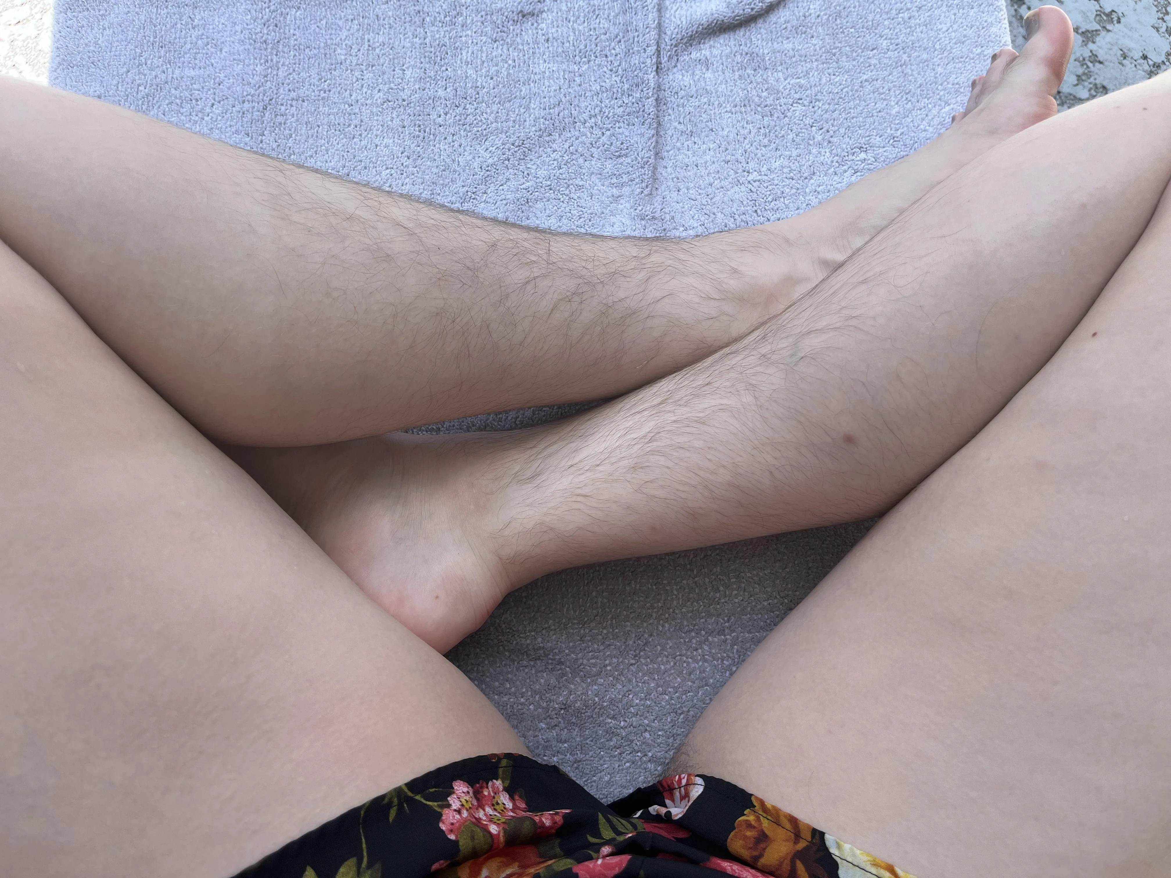 Does your girl shave her legs before heading out to the pool or keep it natural like me? 😳