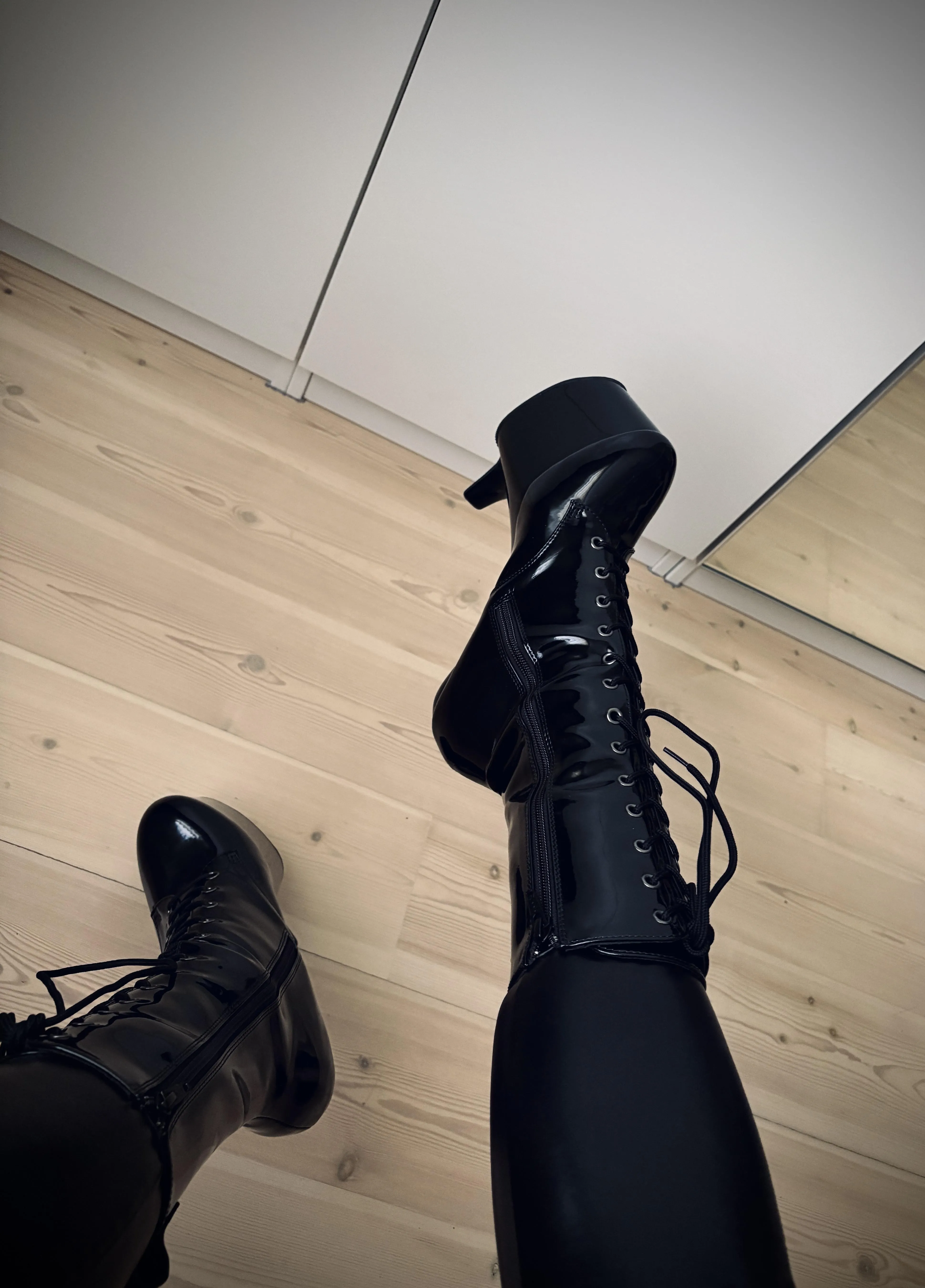 Finally a pair of pony boots ❤️ Ok, I know they’re not reaaally pony boots, but they work? What do you think? ^^