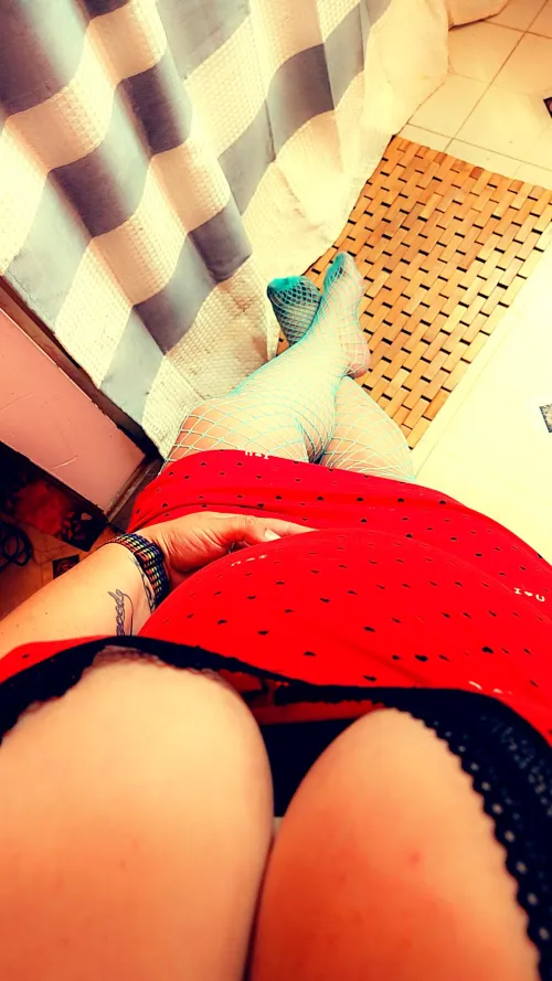 I want a sub to fund my Labubu secret hunt. You know you want to make me happy😜😈