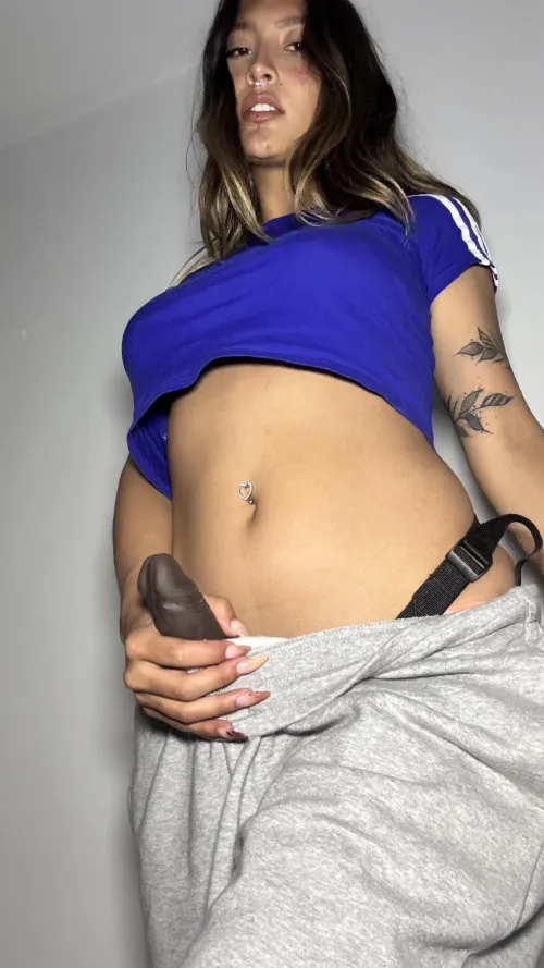 I'm very hungry, take off your clothes quickly