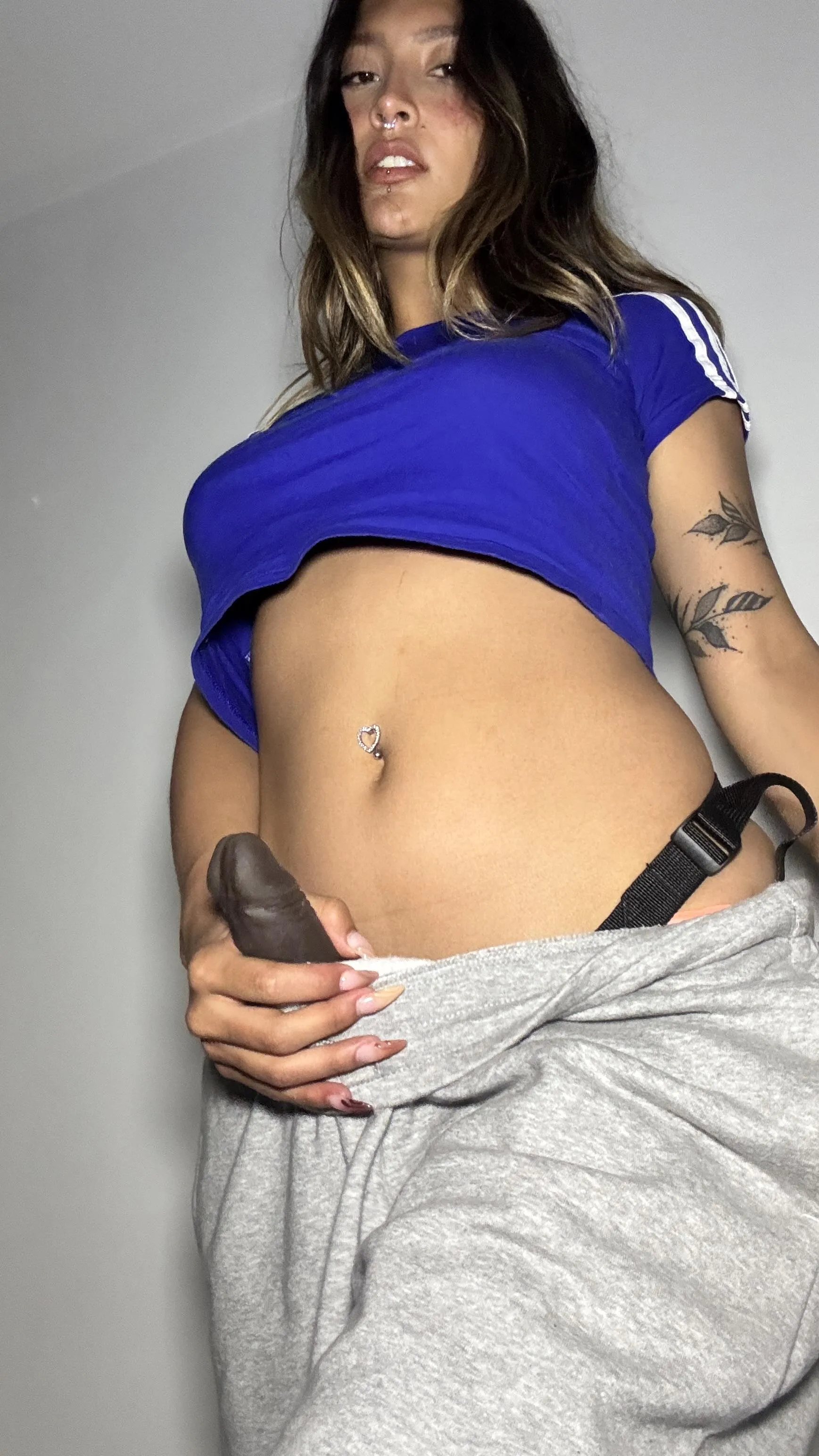 I'm very hungry, take off your clothes quickly