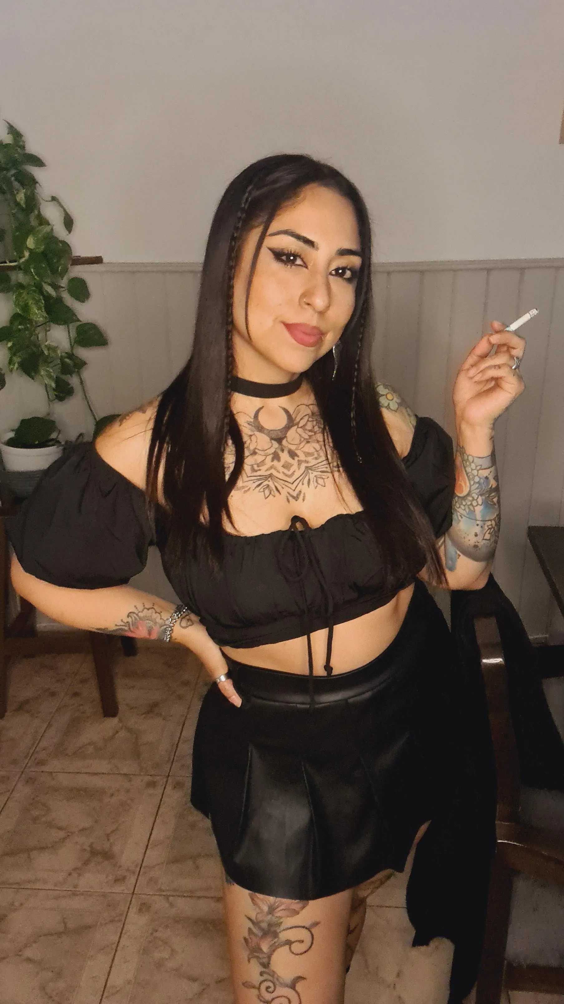 Imagine crossing paths on the street, and seeing me head on like this, what would you do?