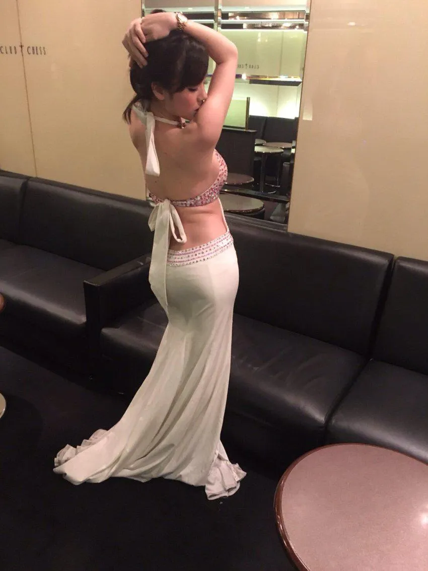 Leaves a trail of broken hearts