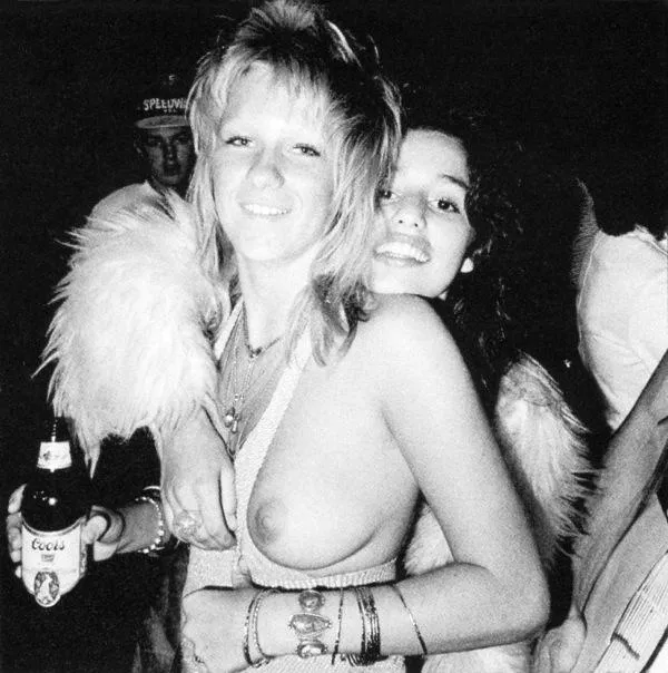 Retro AltBoobWorld : Styles from the past that are still relevant today