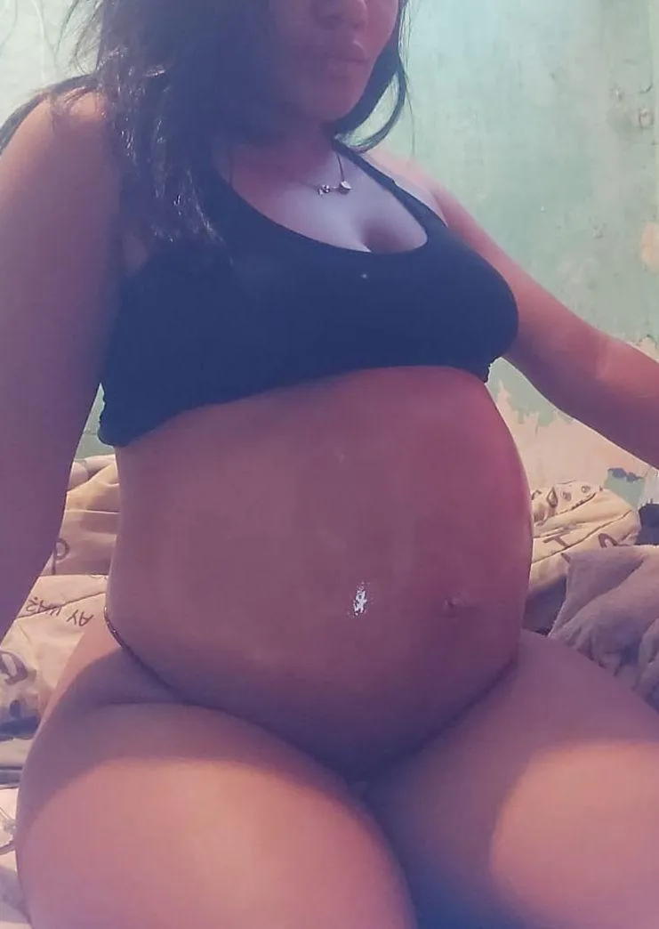 with a cheia belly like a pig and an oil cover 😋