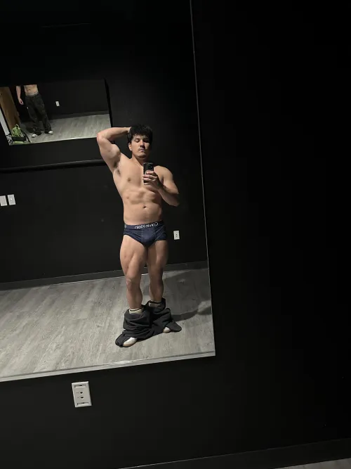 Just your average Latino gym bro