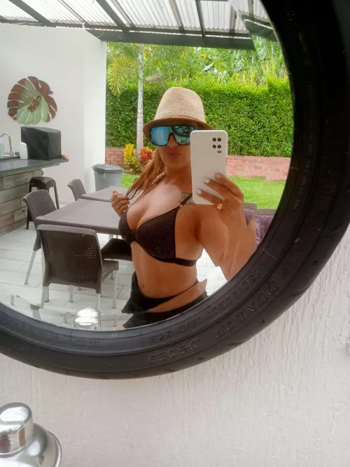 👙A day of sun and pool together!!!  ☀️   👉https://es.chaturbate.com/adaspencer_1