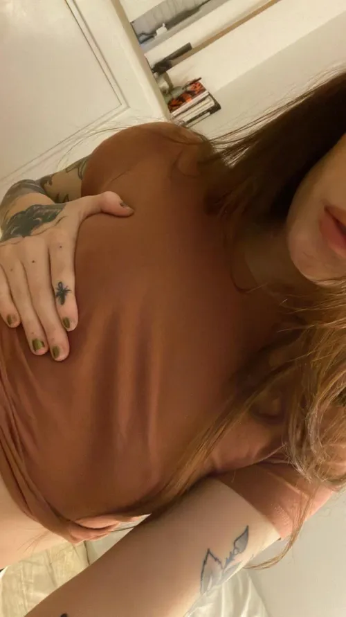 bet i’d look good on my knees