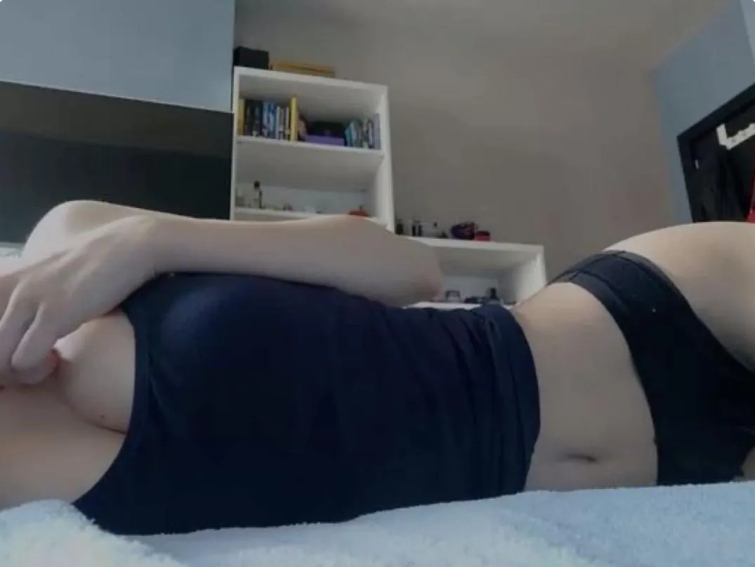 Free nude for every simp that upvotes