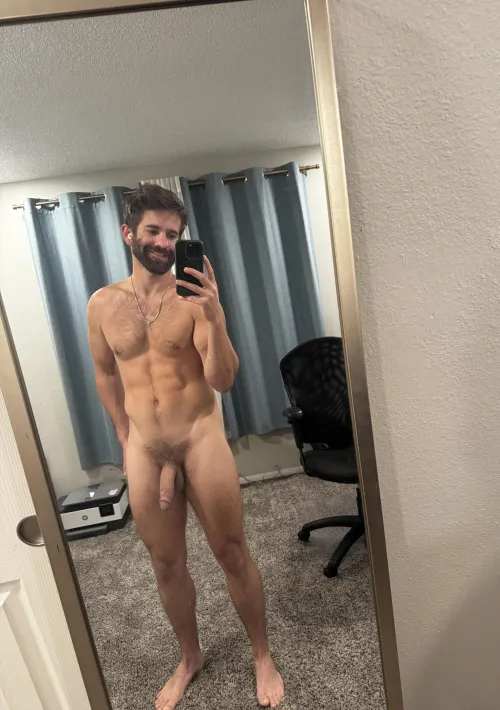 Need someone who can help me take pics... I mean naked pics