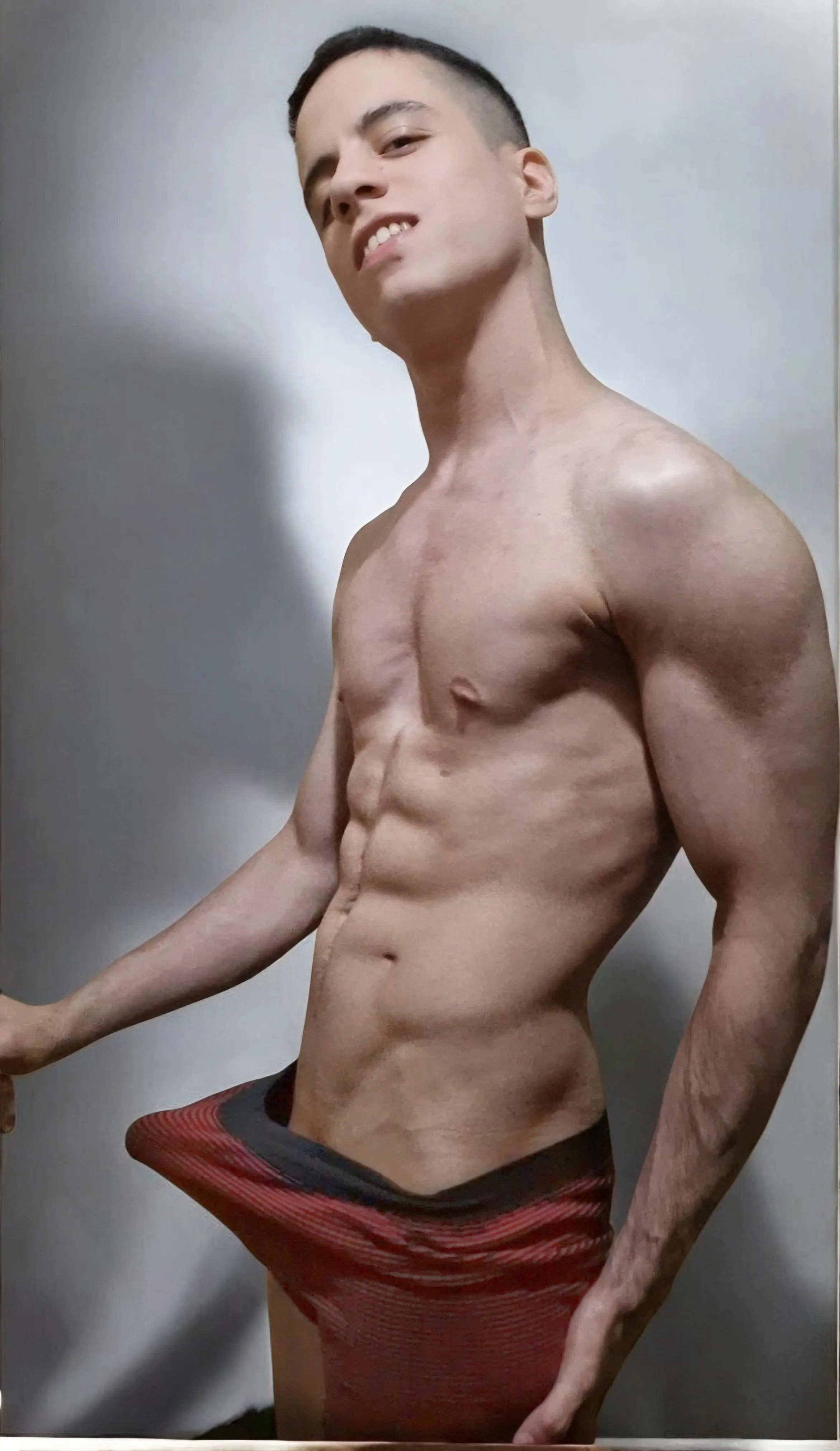 [18] Would you let a gym bro use your mouth??