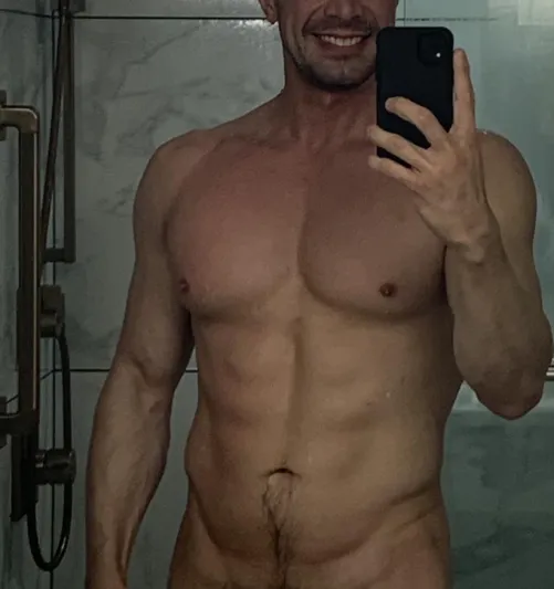 [M4FM] Miami Beach 6'2 handsome with Big Thick cock 8 inches :) singles ladies or couples mf / mfm. Verify on teleg .  🍆