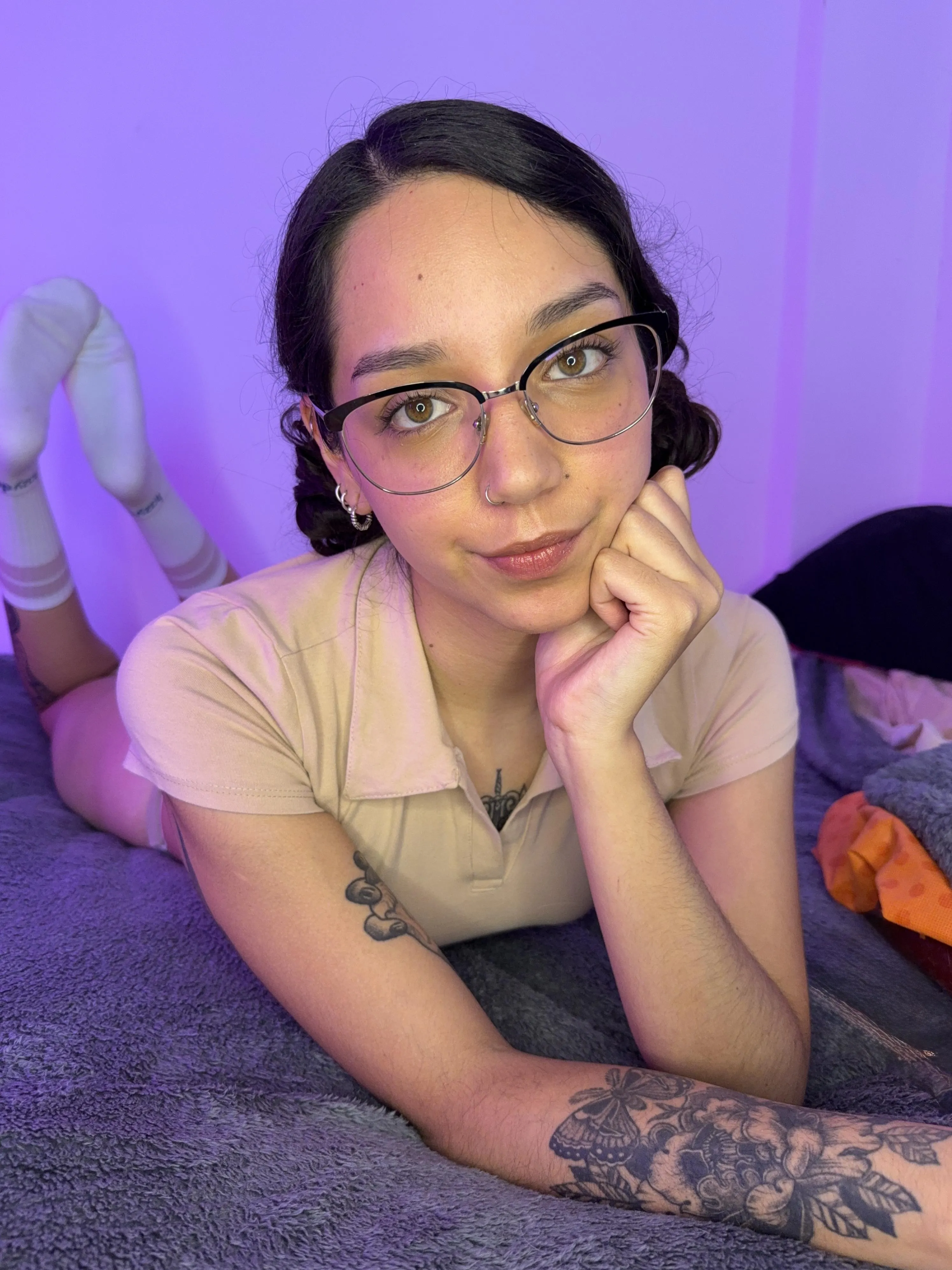 Smart boys know weekends are for spoiling hot girls like me.