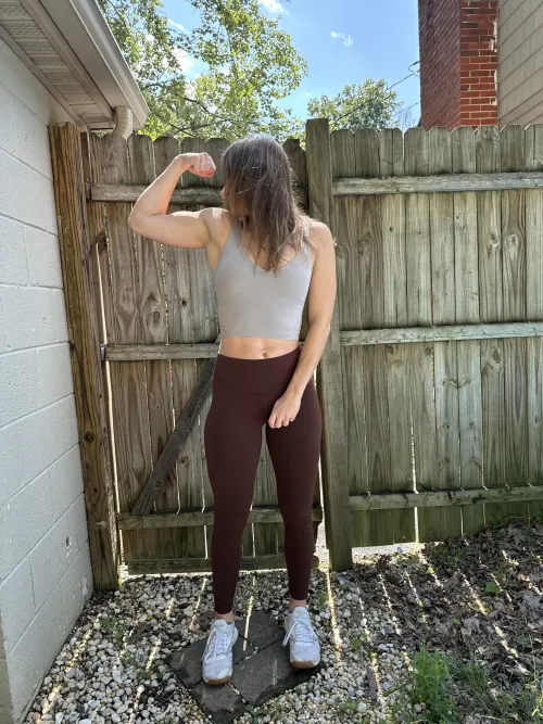 get you a girl that loves upper body (oc)