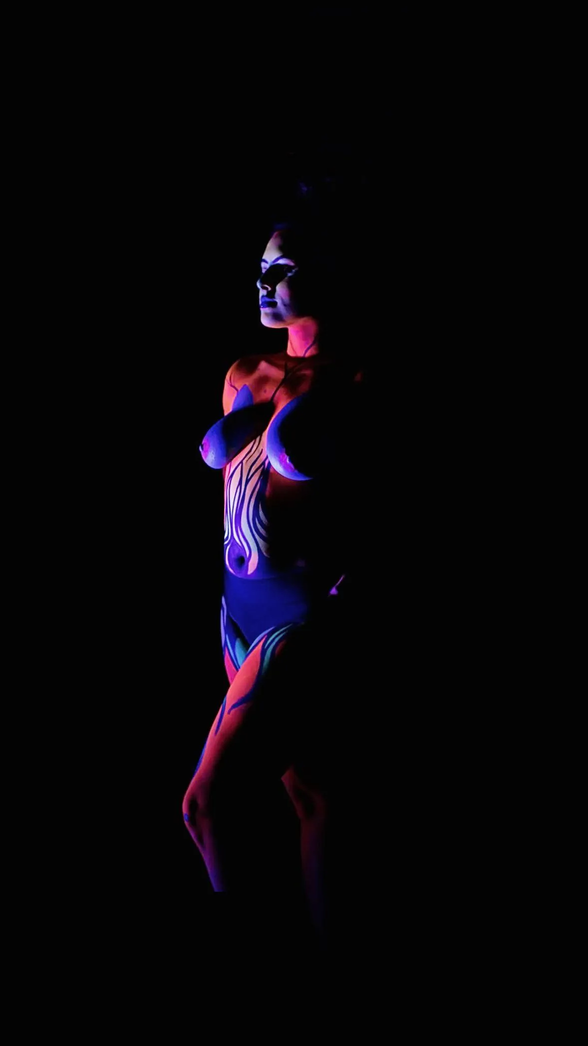 Bodypaint in the dark