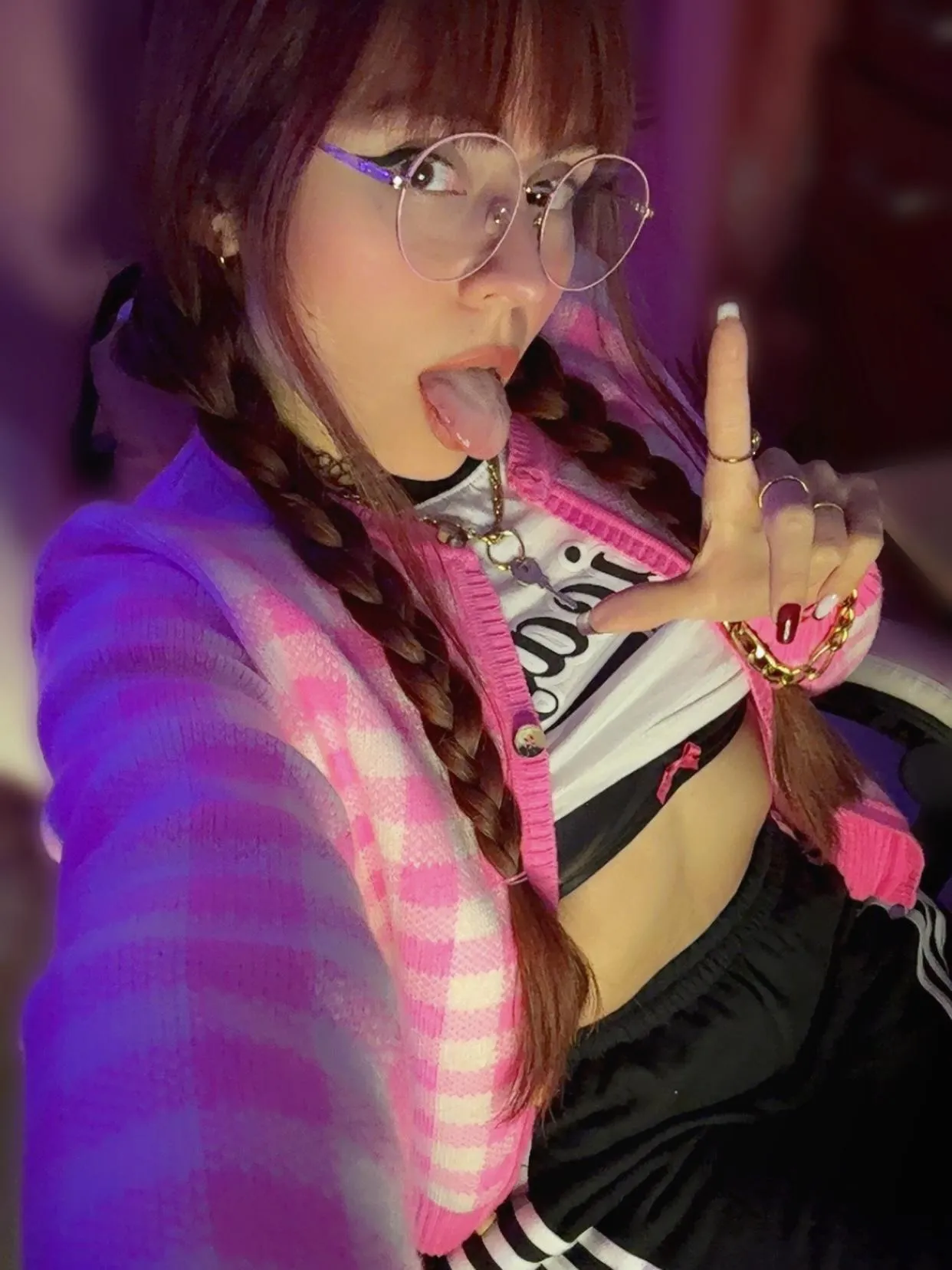 I know where you want this tongue…
Too bad you’ll never get it